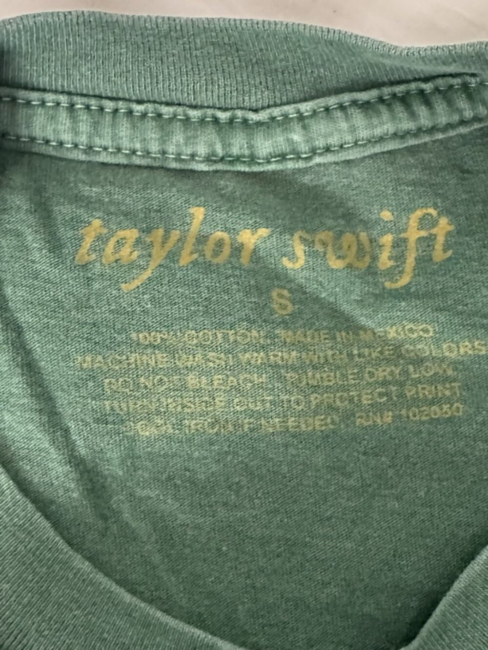 Taylor Swift Green Willow Longsleeve T - Picture 2 of 4